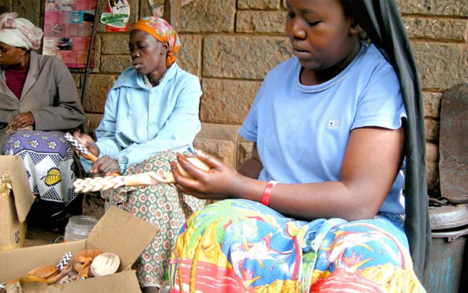Asango, Kenia: Holzwaren aus Fairem Handel – CONTIGO Fairtrade Shop Handelspartner