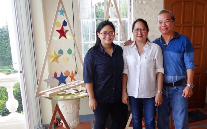 Judith Lorna, Philippinen: Capiz-Muschel Dekoration aus Fairem Handel  – CONTIGO Fairtrade Shop Handelspartner