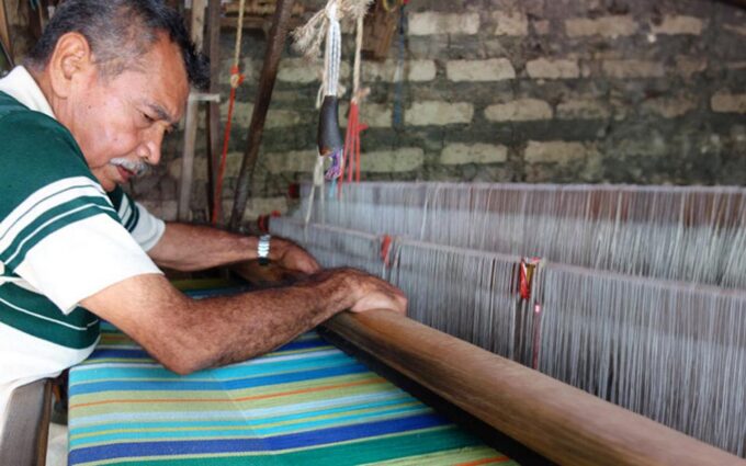 Herstellung Hängematten auf dem Webstuhl von Contigo Fairtrade Shop