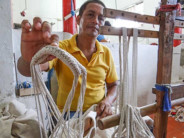 Herstellung Hängematten und Hängesitze von Contigo Fairtrade Shop