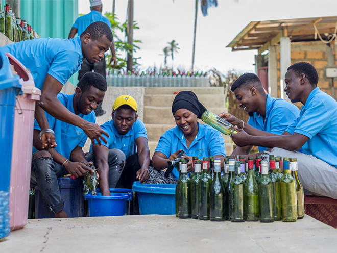 Umweltfreundlich hergestellte Upcycling - Produkte aus Fairem Handel bei  CONTIGO Fairtrade Shop kaufen