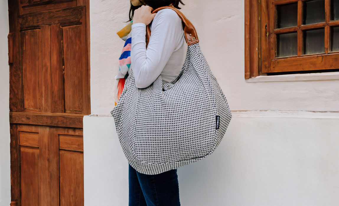 Vegane XL Hobo Bag Stofftasche kaufen: Nachhaltige Fair Trade Fashion Accessoires von CONTIGO Fairtrade Shop  