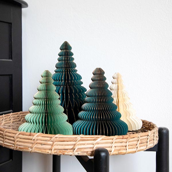Weihnachtsbaum ORIGAMI 15 cm, piniengrün, Goldrand, Papier / CONTIGO Fairtrade Onlineshop