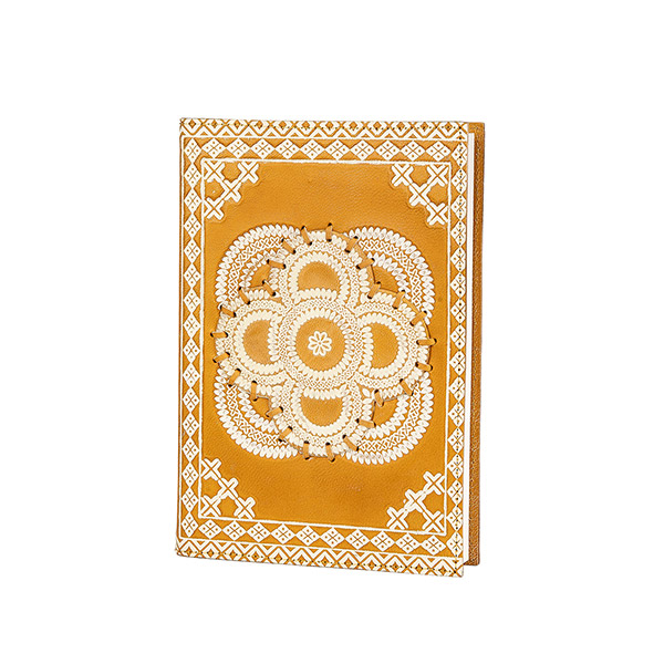 Notizbuch M PATCH, currygelb, nachfüllbar, Leder / CONTIGO Fairtrade Onlineshop