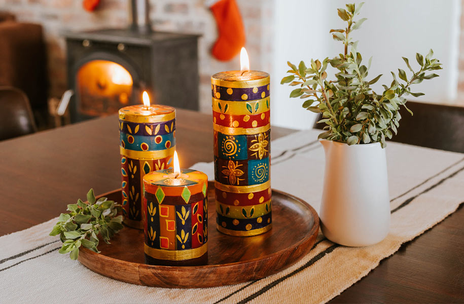 Festliche Weihnachtskerzen von Kapula aus Südafrika: Handbemalte Kapula Kerzen aus Fairem Handel von CONTIGO Fairtrade Shop