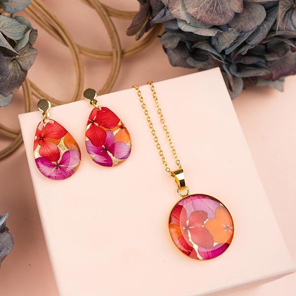 Ohrringe Drop BLÜTEN Rottöne, vergoldet / CONTIGO Fairtrade Onlineshop