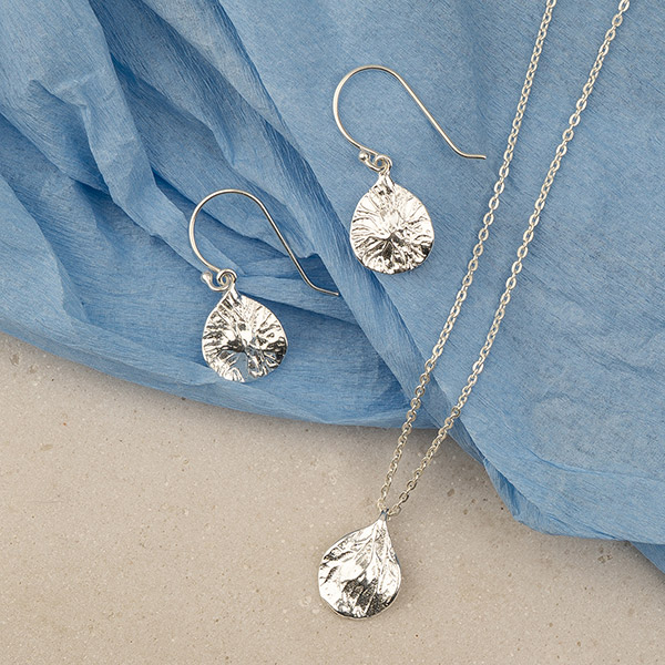 Halskette STRUCTURED LEAF, Silber / CONTIGO Fairtrade Onlineshop