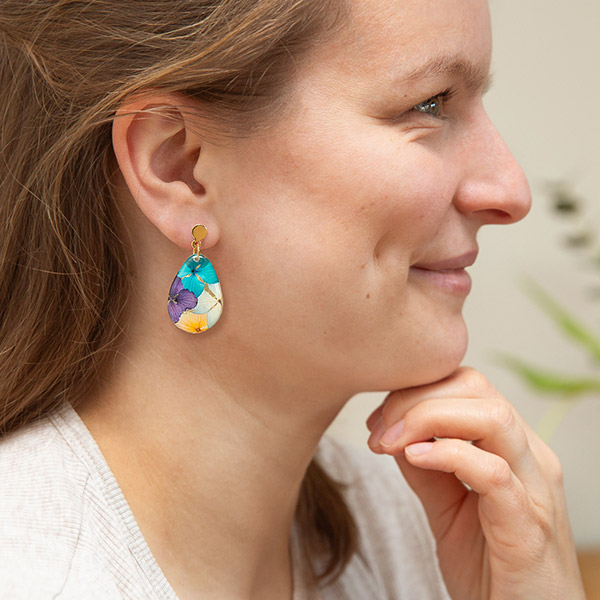 Ohrringe Drop BLÜTEN multicolour, vergoldet / CONTIGO Fairtrade Onlineshop