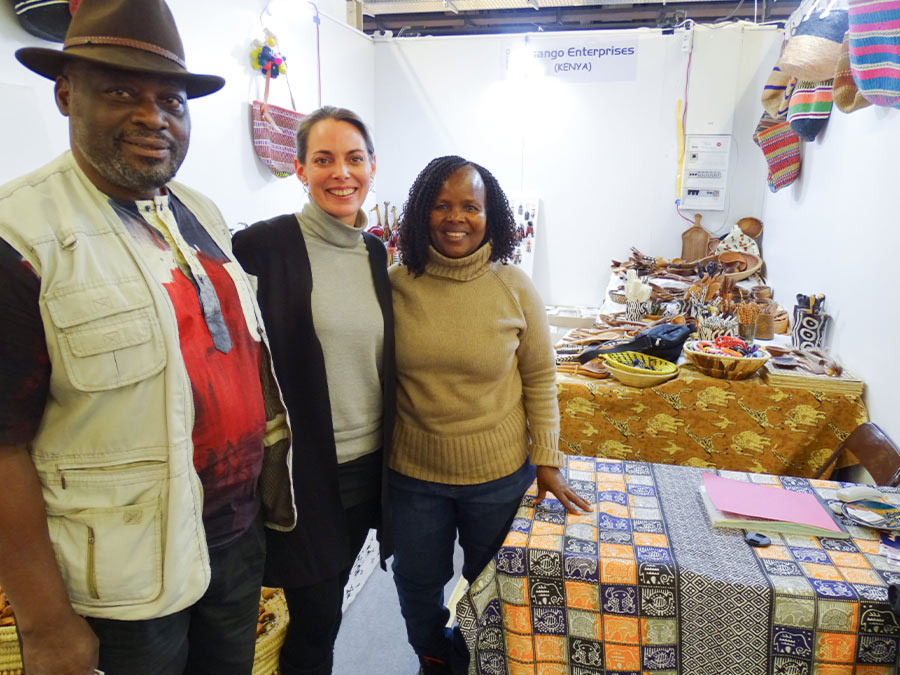 Fair Trade Holzwaren aus Kenia: Schalen und Salatbestecke aus gebatikten Knochen und Olivenholz von Asango - CONTIGO Fairtrade Shop