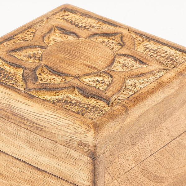 Holzschachtel Aufbewahrung 10cm mit Schnitzerei , Mangoholz / CONTIGO Fairtrade Onlineshop