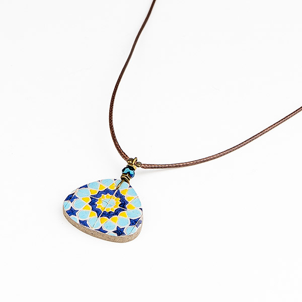 Halskette gerundet Mandala blau-gelb, Fliese