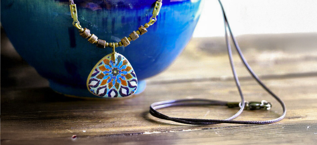 Papital-Schmuck aus dem Iran kaufen: handgefertigter Fliesenschmuck aus Fairem Handel, Halskette mit orientalischer Mosaikfliese von CONTIGO Fairtrade Shop