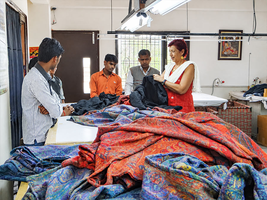 Handelspartner Schals und Wolldecken von CONTIGO Fairtrade Shop