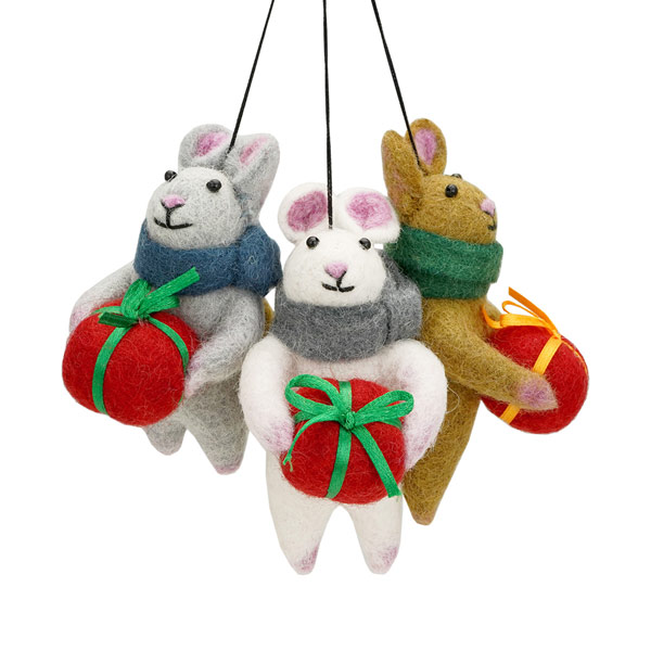Dekoanhänger MAUS MIT GESCHENK rot, Wollfilz / CONTIGO Fairtrade Onlineshop