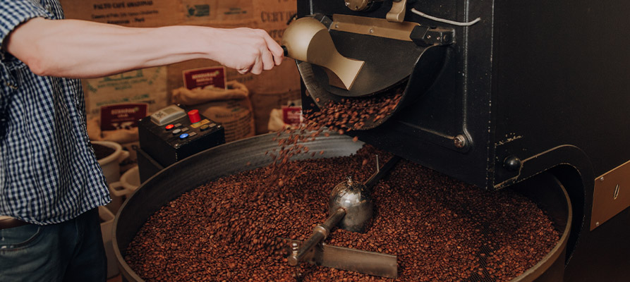 Spitzenqualität durch Handwerkliche Kaffeeröstung Aufwändige und schonende Kaffeeröstung im traditionellen Trommelröstverfahren: CONTIGO Kaffeewissen über Bio Fair Trade Kaffeeanbau