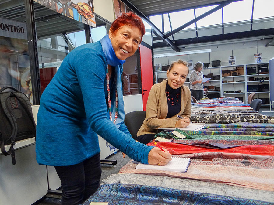 Handelspartner Schals und Wolldecken von CONTIGO Fairtrade Shop