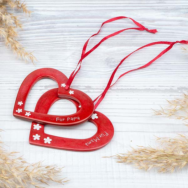 Anhänger HERZ 8cm rot graviert, Speckstein / CONTIGO Fairtrade Onlineshop