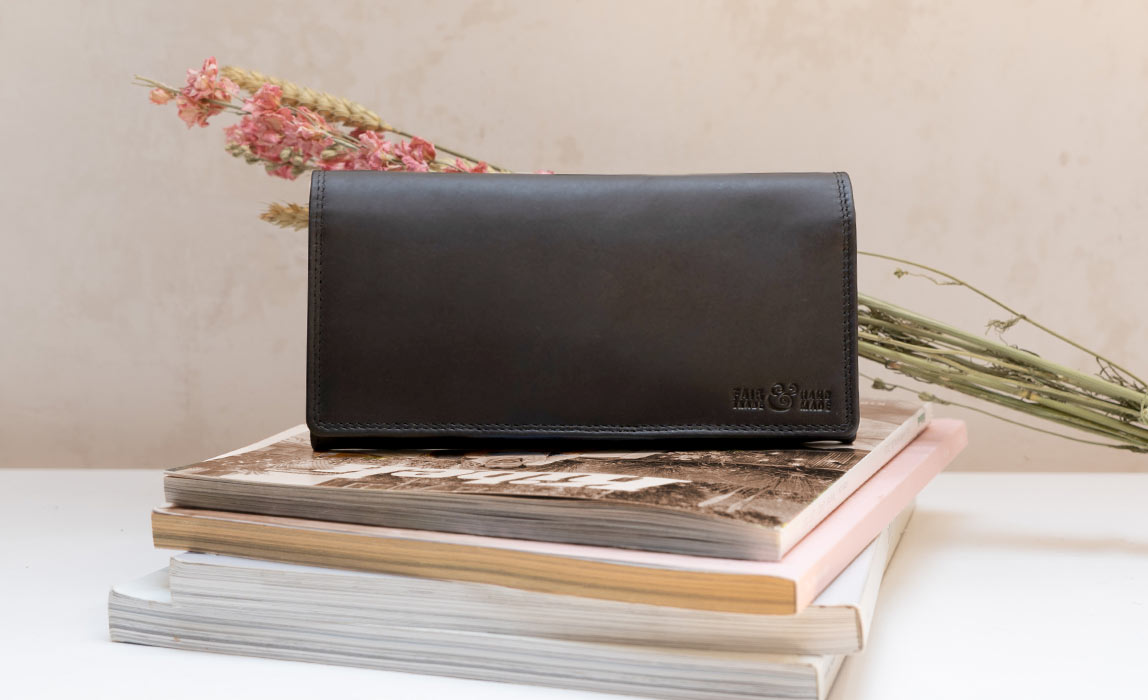Brieftaschen und Leder Portemonnaies für Damen und Herren kaufen: Nachhaltige Fair Trade Fashion Accessoires von CONTIGO Fairtrade Shop  