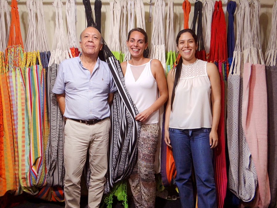 Fair Trade Hängematten und Sessel aus Kolumbien Fair Trade Hängematten aus Kolumbien: Bunte Hängesessel von Comval - CONTIGO Fairtrade Shop