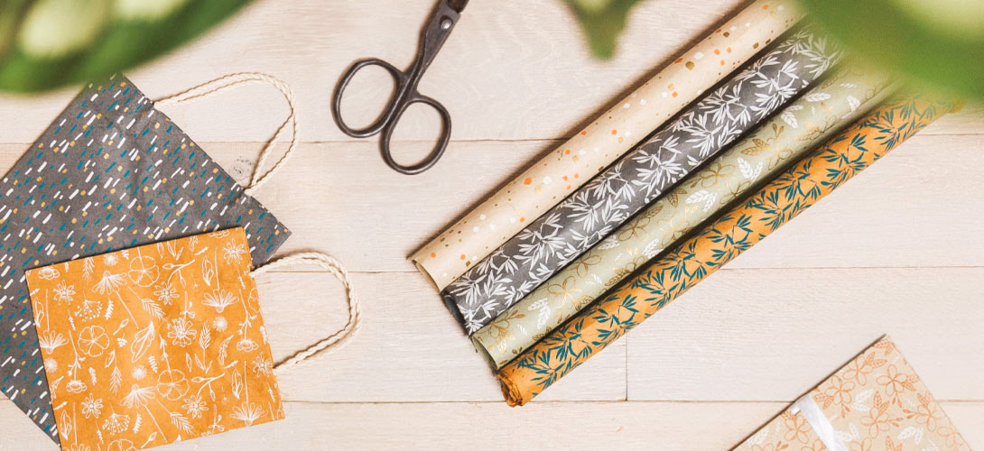 Handgeschöpftes Büttenpapier kaufen: Besondere Geschenkverpackung, Fair Trade Geschenkpapier, Geschenktüten aus Lokta von CONTIGO Fairtrade Shop