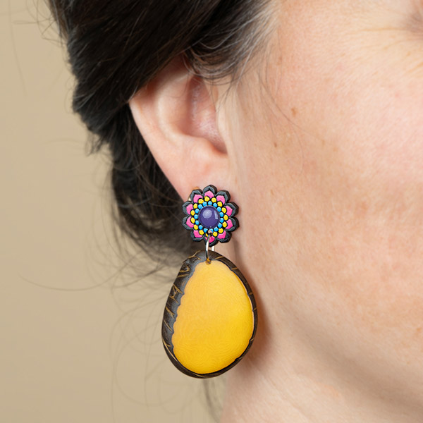 Ohrringe DUO gelb, Tagua und Flaschenkürbis / CONTIGO Fairtrade Onlineshop