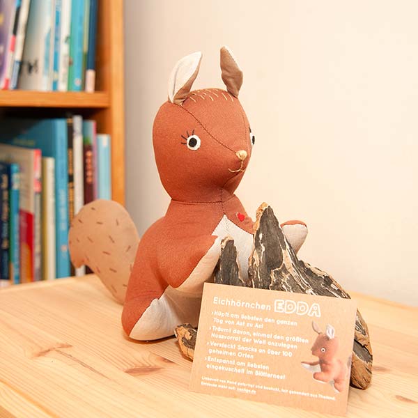 Stofftier Eichhörnchen EDDA, Baumwolle / CONTIGO Fairtrade Onlineshop