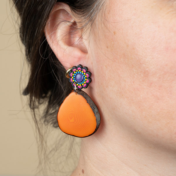Ohrringe DUO orange bunt, Tagua und Flaschenkürbis / CONTIGO Fairtrade Onlineshop