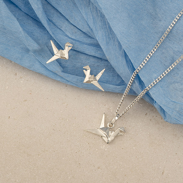 Kettenanhänger Origami Kranich, Silber / CONTIGO Fairtrade Onlineshop