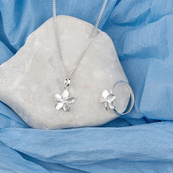 Kettenanhänger, FRANGIPANI, Silber / CONTIGO Fairtrade Onlineshop
