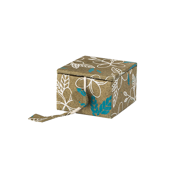 Geschenkbox FRANGIPANI olivegrün-weiß, klein, Loktapapier handgeschöpft Geschenkbox FRANGIPANI olivegrün-weiß, klein, Loktapapier handgeschöpft