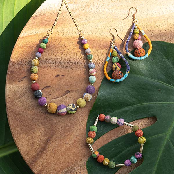Armband beads and sticks , bunt, Textil mit Messing / CONTIGO Fairtrade Onlineshop