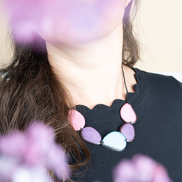 Halskette Scheiben in violett-rosa, Tagua / CONTIGO Fairtrade Onlineshop