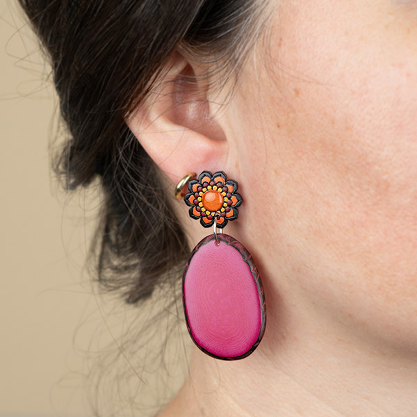 Ohrringe DUO fuchsia, Tagua und Flaschenkürbis / CONTIGO Fairtrade Onlineshop