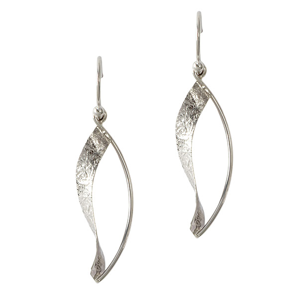 Ohrringe WAVES gehämmert, Silber / CONTIGO Fairtrade Onlineshop
