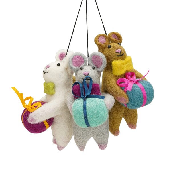 Dekoanhänger MAUS MIT GESCHENK bunt, Wollfilz / CONTIGO Fairtrade Onlineshop