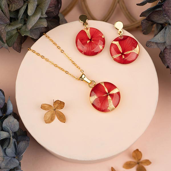 Ohrringe rund BLÜTEN rot, vergoldet / CONTIGO Fairtrade Onlineshop